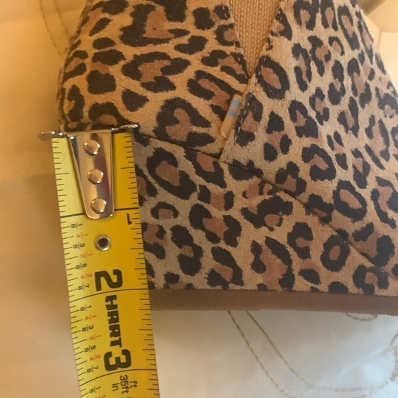 TOMS Kelsey Leopard Ankle Booties Size  6 1/2 W - Picture 7 of 8